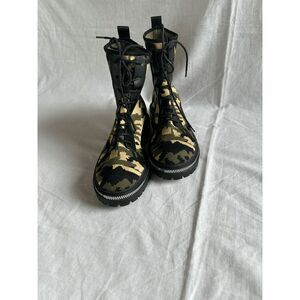 Women's Alexis Bendel Lace Up Combat Camo Boots, Size 6.5 Zipper Accents, Chunky